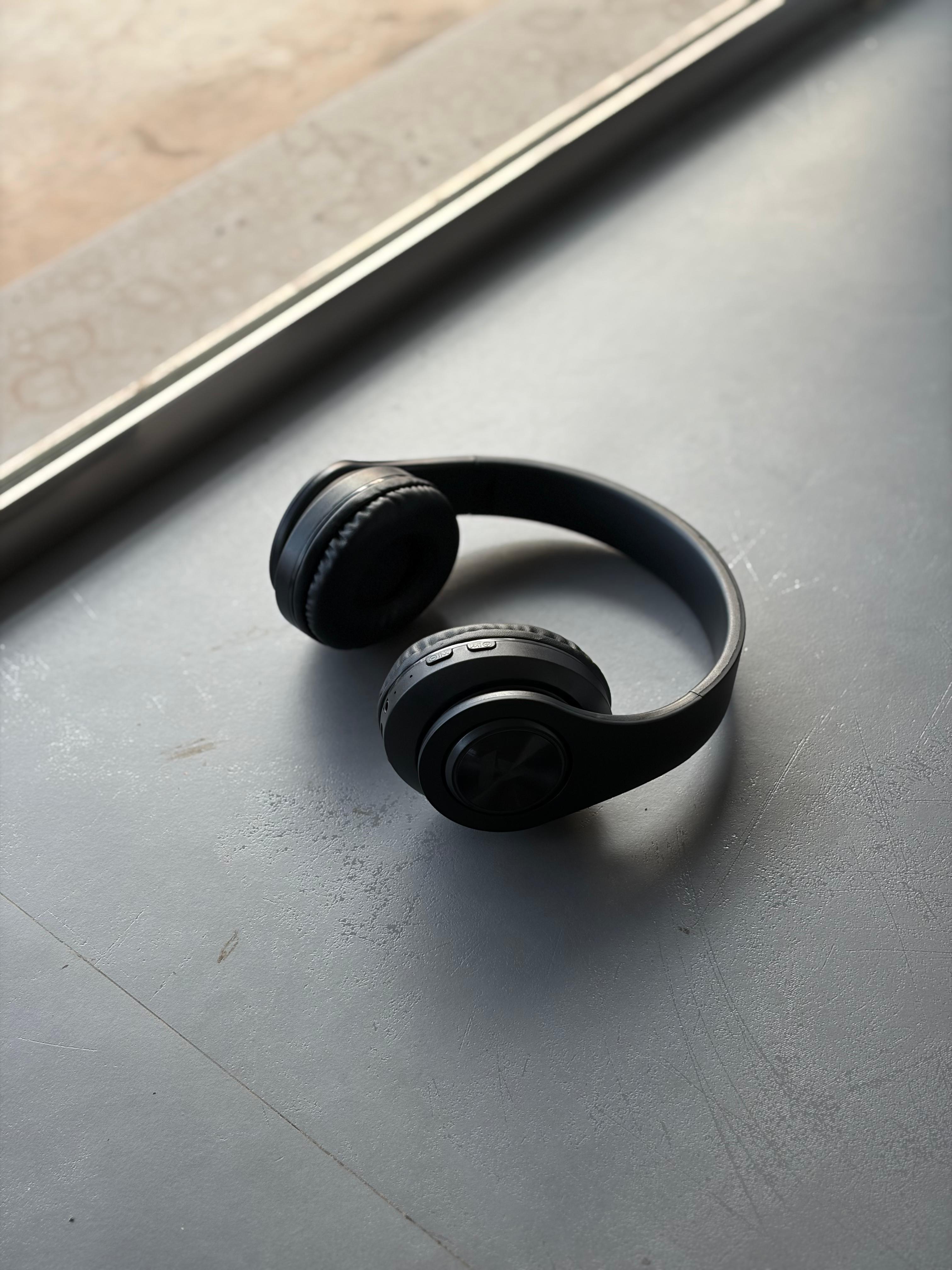 🎧boAt Rockerz 450 Wireless Headphones (Black)